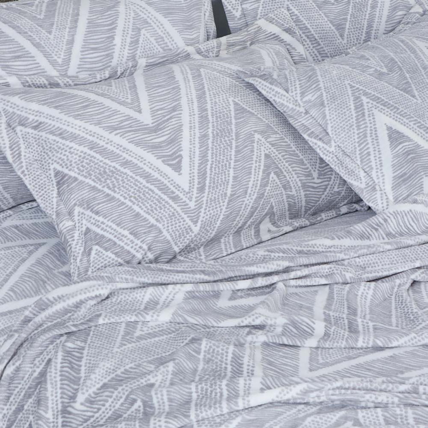 Sutton Warm Bedsheet Double bed with 2pc Pillow Cover | Gray Texture